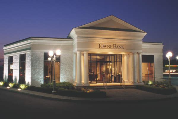 Exterior Photo of TowneBank Churchland Branch